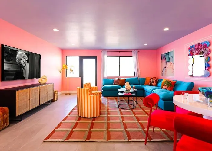 The Rose Retreat-dream Bachelorette-walk 2 Oldtown Holiday home *