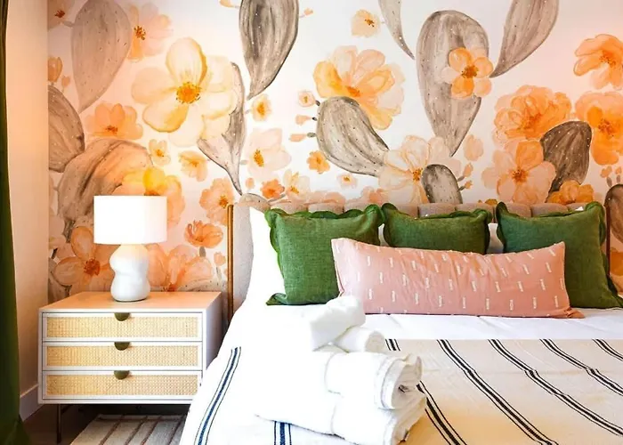 The Rose Retreat-dream Bachelorette-walk 2 Oldtown * Scottsdale